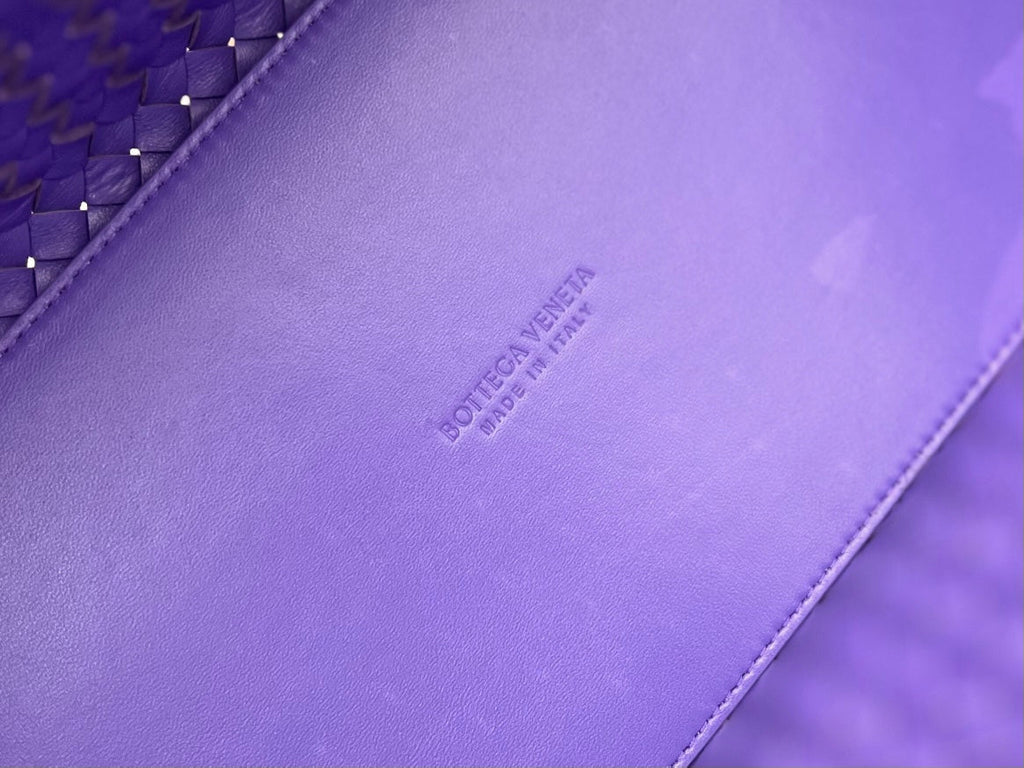 BOTTEGA VENETA LARGE CABAT 51 IN MAUVE PURPLE LAMBSKIN