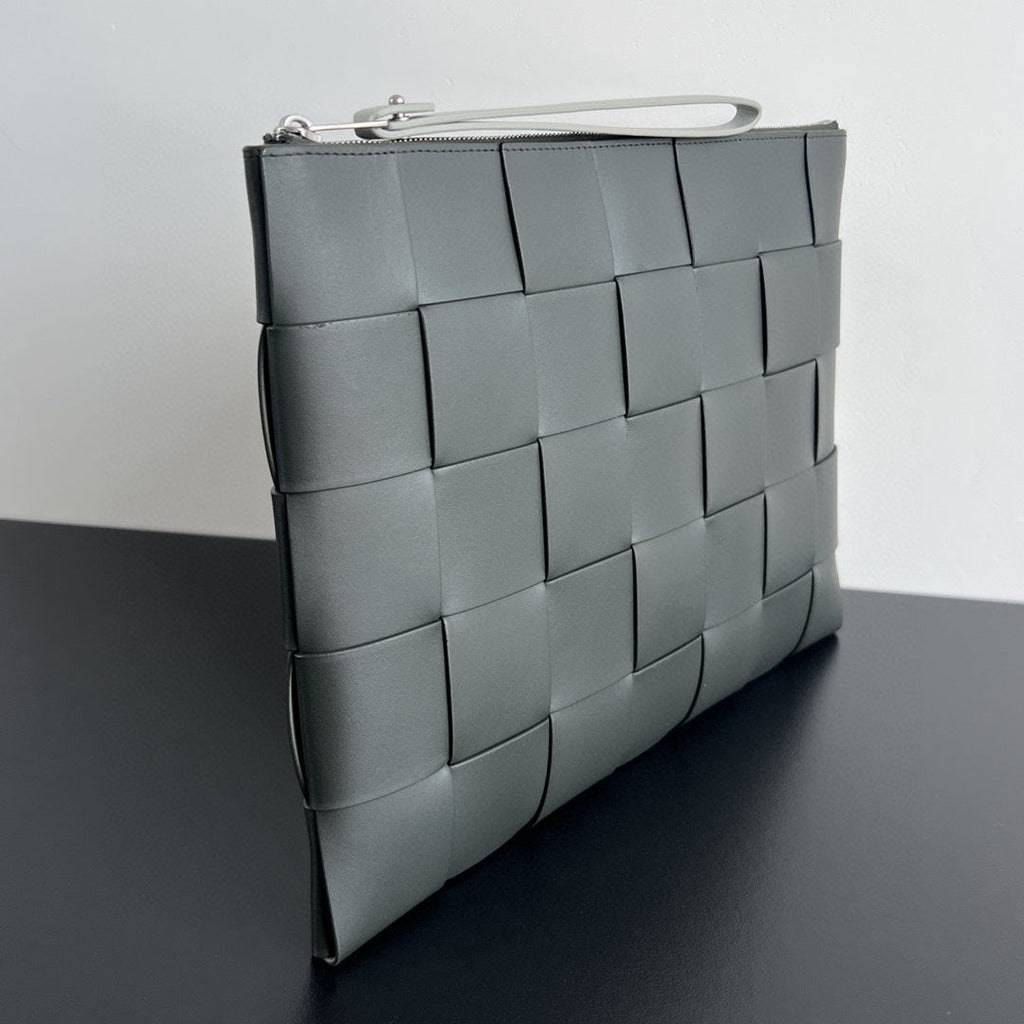 LARGE CASSETTE POUCH 35 IN CORDUROY GRAY CALFSKIN