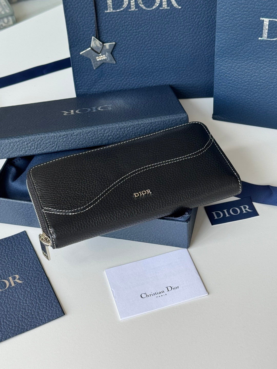 DIOR 25S SADDLE LONG ZIPPED WALLET 19 IN BLACK GRAINED CALFSKIN MARQUETRY