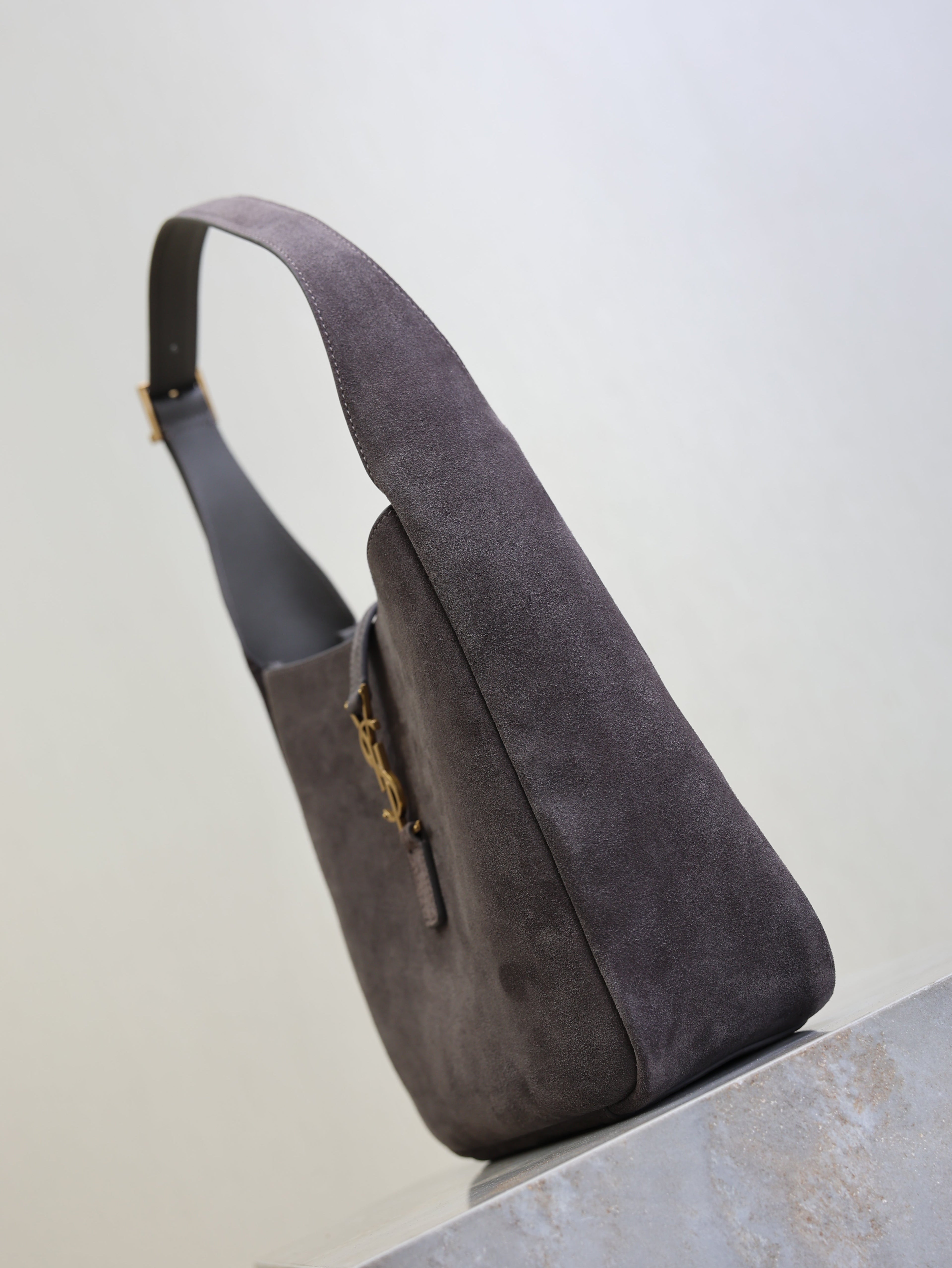YSL 25S LE 5 À 7 SUPPLE SMALL 23 IN DARK GRAY SUEDE GOLD HARDWRE