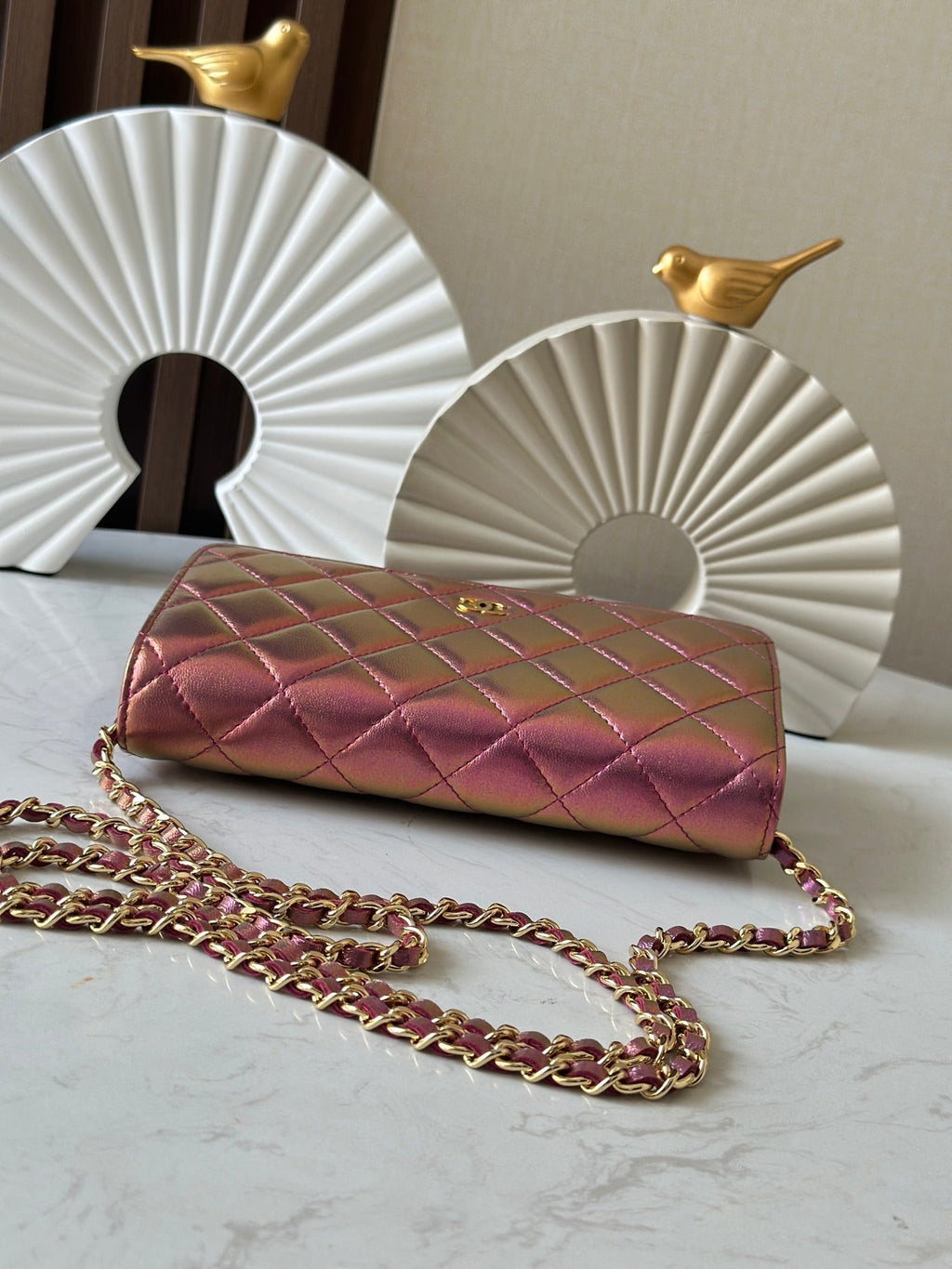 CHANEL 25S WALLET ON CHAIN 19 IN METALLIC PURPLE LAMBSKIN