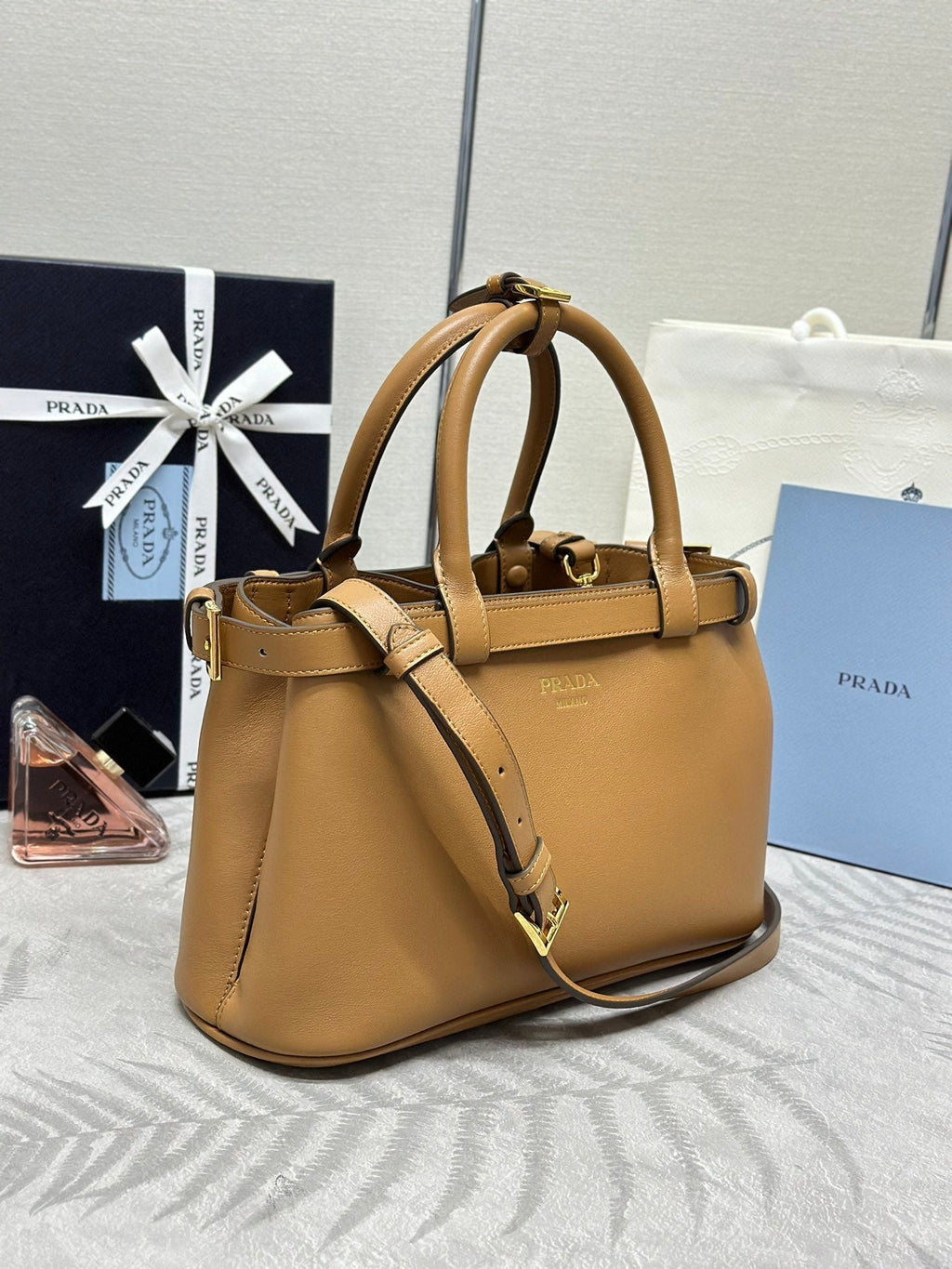 PRADA 25S BUCKLE MEDIUM HANDBAG 28 IN CARAMEL CALFSKIN GOLD HARDWRE