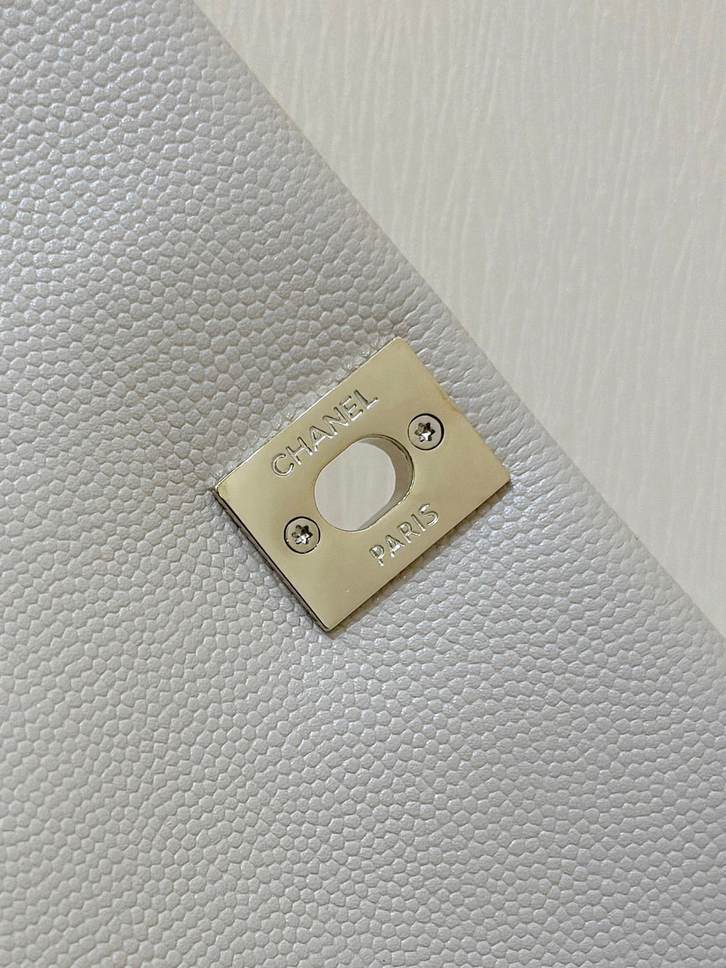 CHANEL 25S COCO CRUSH HANDLE 18 IN NUDE CALFSKIN GOLD HARDWARE