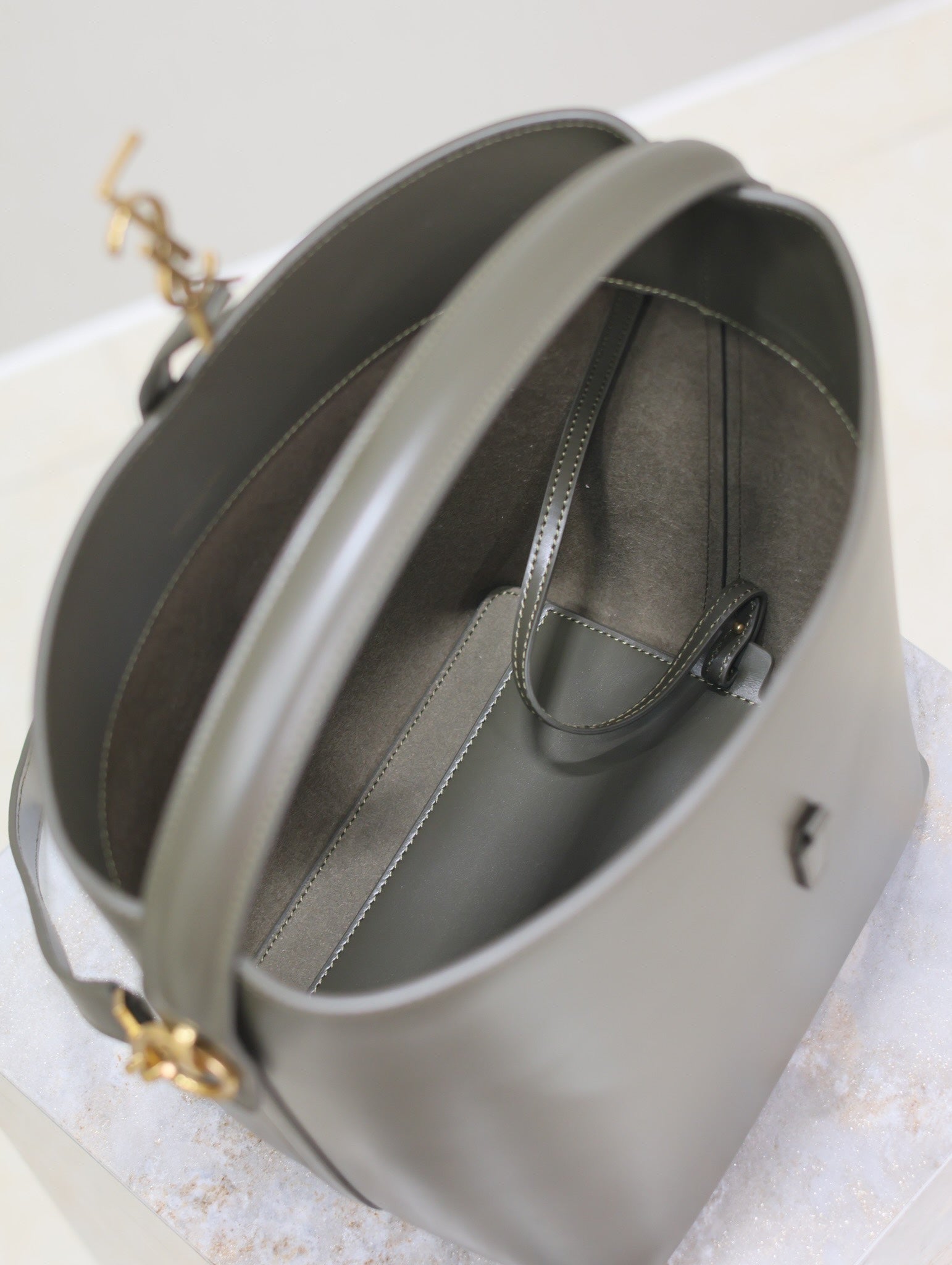 YSL 25S LE 5 À 7 BUCKET 26 IN DARK OLIVE CALFSKIN GOLD HARDWRE